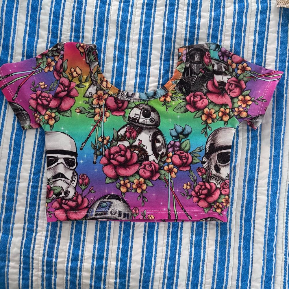 Wild Rich Kids Floral Star Wars crop top size 5/6 (runs small)